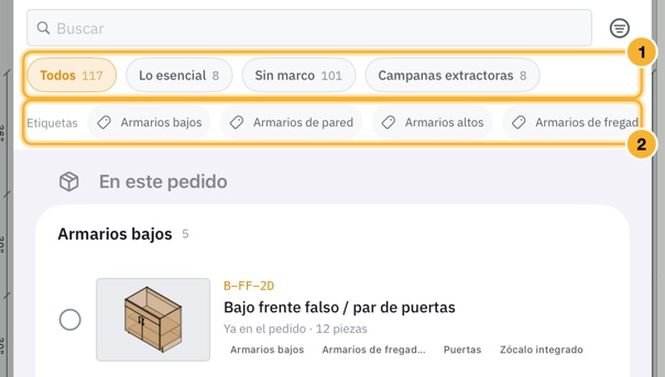 La hoja Añadir elemento a la habitación. Bajo la búsqueda están los botones de biblioteca, después una fila de botones de etiquetas y luego los elementos que ya están en el pedido.