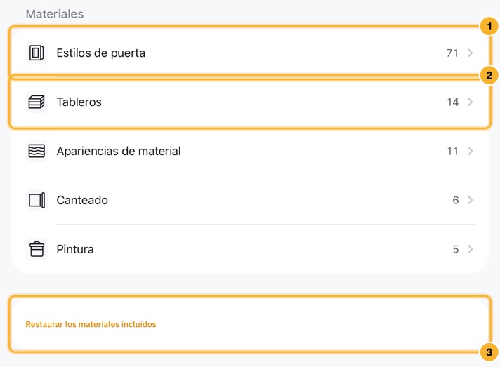 La pestaña Materiales: una lista de Estilos de puerta, Tableros, Apariencias de material, Canteado y Pintura, cada una con un número, y debajo un botón Restaurar los materiales incluidos.