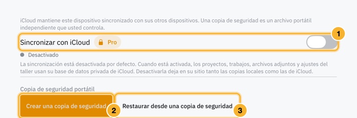 Ajustes, Copia de seguridad e iCloud. Un interruptor Sincronizar con iCloud está sobre dos botones: Crear una copia de seguridad y Restaurar desde una copia de seguridad.